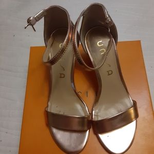 Metallic pink sandals